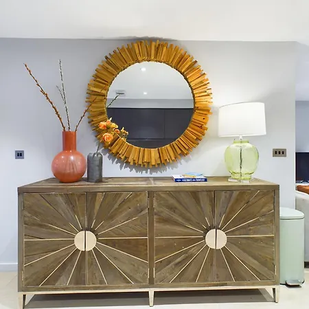 Wild Roses Serviced - District Apartment *