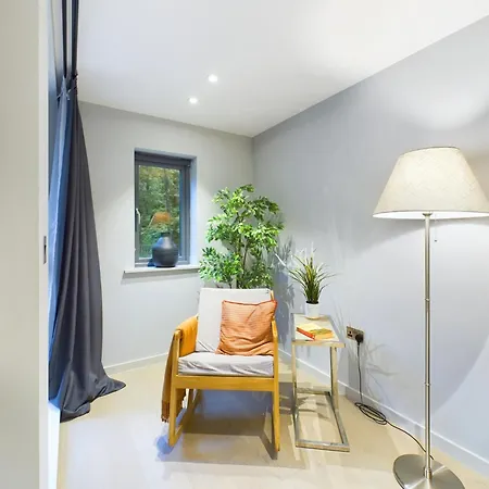 Wild Roses Serviced - District Apartment Backbarrow