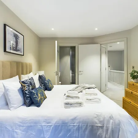 Wild Roses Serviced - District Backbarrow