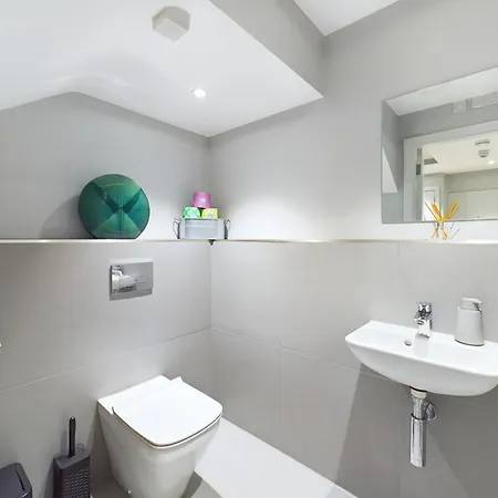 Wild Roses Serviced - District Apartamento
